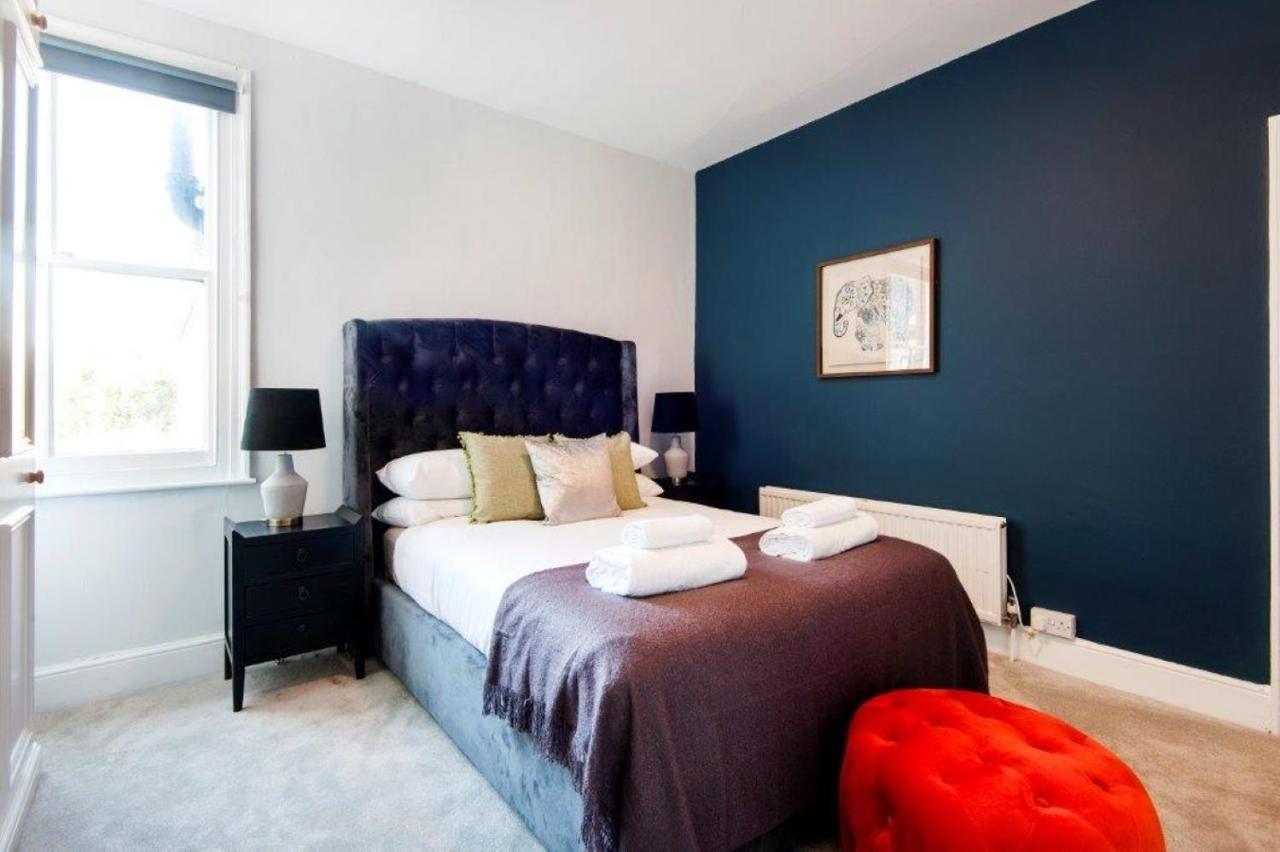 Modern Family Home In London Close To Amenities And Train Εξωτερικό φωτογραφία