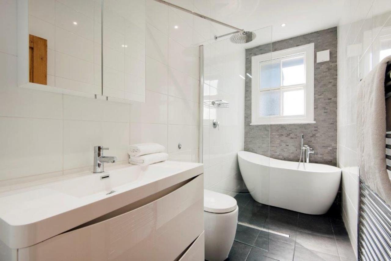 Modern Family Home In London Close To Amenities And Train Εξωτερικό φωτογραφία