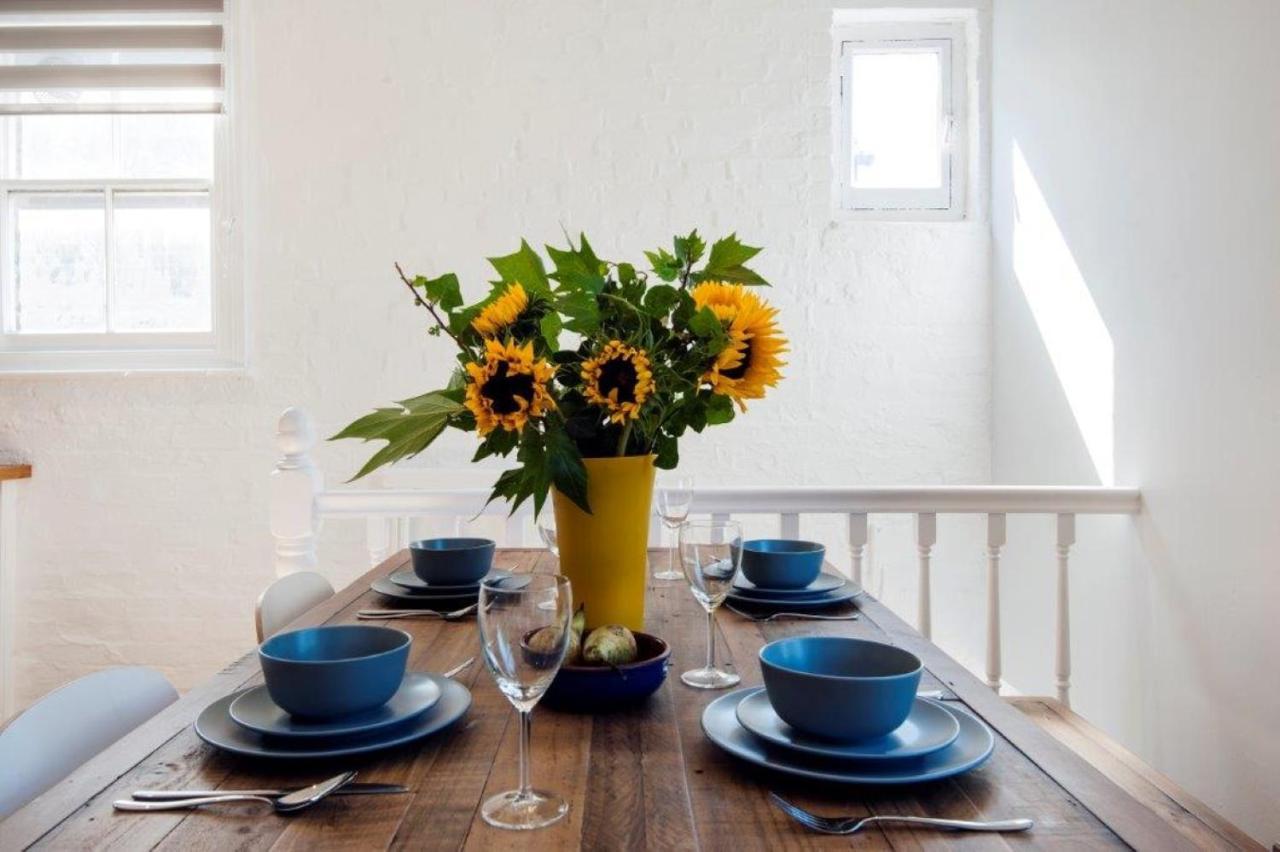 Modern Family Home In London Close To Amenities And Train Εξωτερικό φωτογραφία
